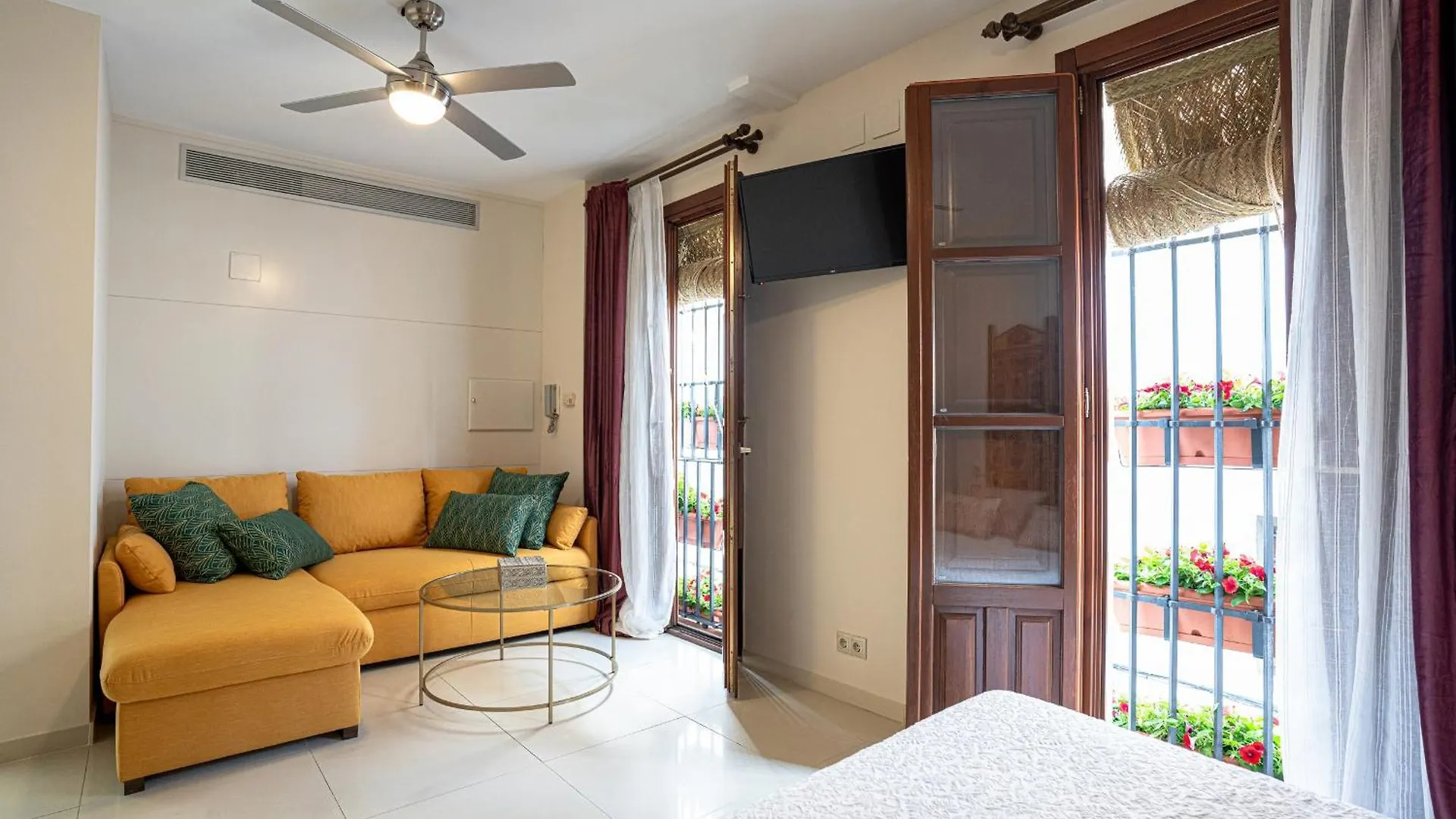 Casa La Mezquita Con Parking Gratis Villa Cordoba Holiday home